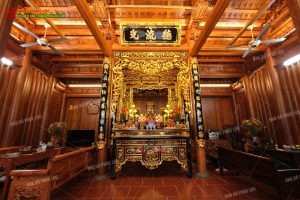 Cách treo cuốn thư Đức Lưu Quang trong phòng thờ