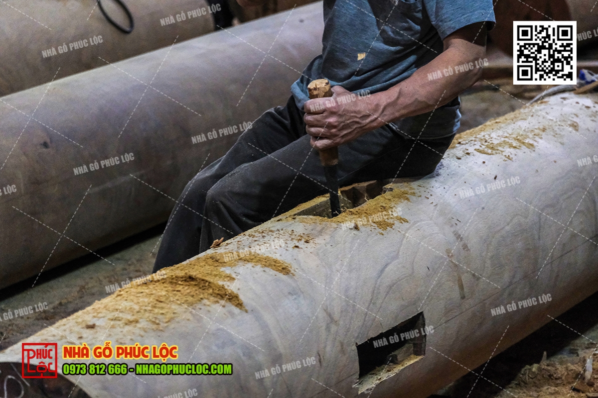 Giá gỗ lim Lào nguyên khối